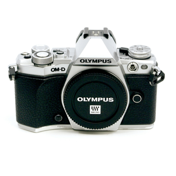 Occasion OLYMPUS OM-D E-M5 MARK II SILVER