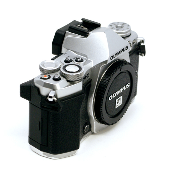 Occasion OLYMPUS OM-D E-M5 MARK II SILVER