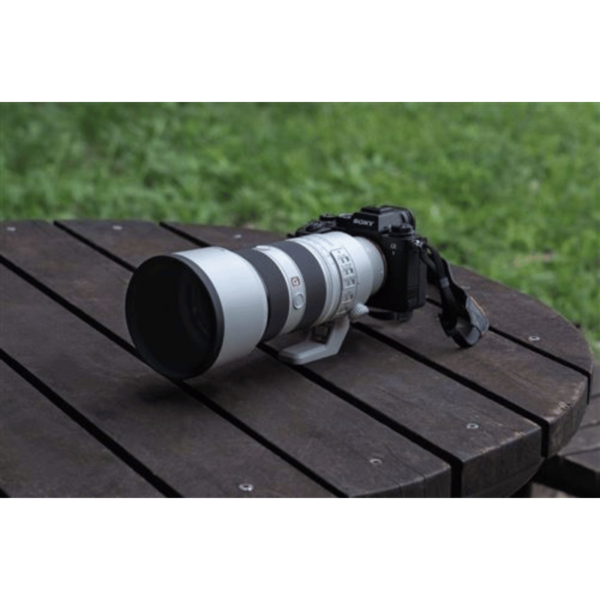 Objectif hybride Sony FE 70-200mm f/2.8 GM II blanc