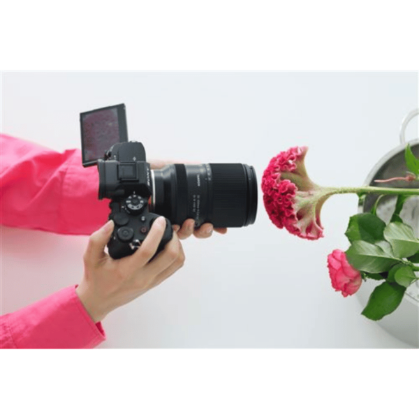 Objectif zoom Tamron Di III VXD G2 25-200 mm f/2.8-5.6 Noir pour Sony FE